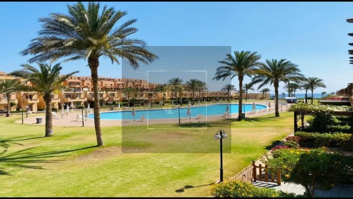 Luxurious 2-Bedroom Apartment with Lake View