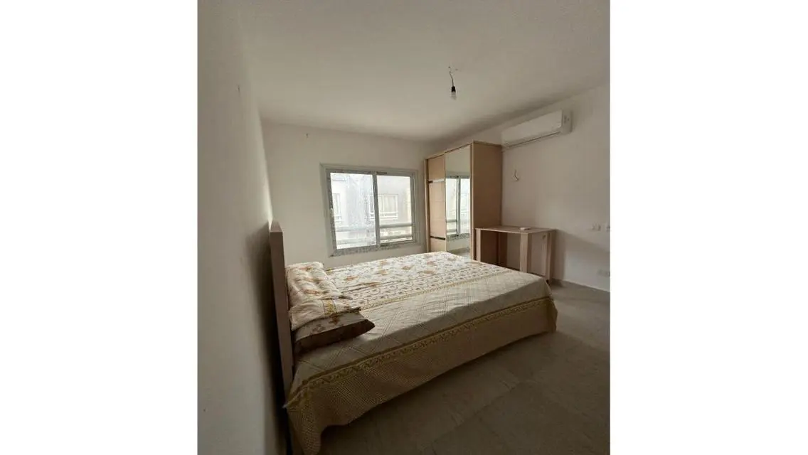 Luxury Apartment with Lake Views and Amazing Amenities