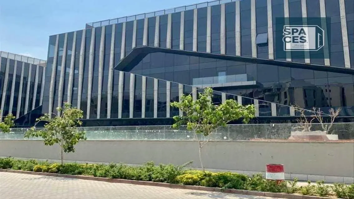 عقار فاخر بمساحة 1200 متر