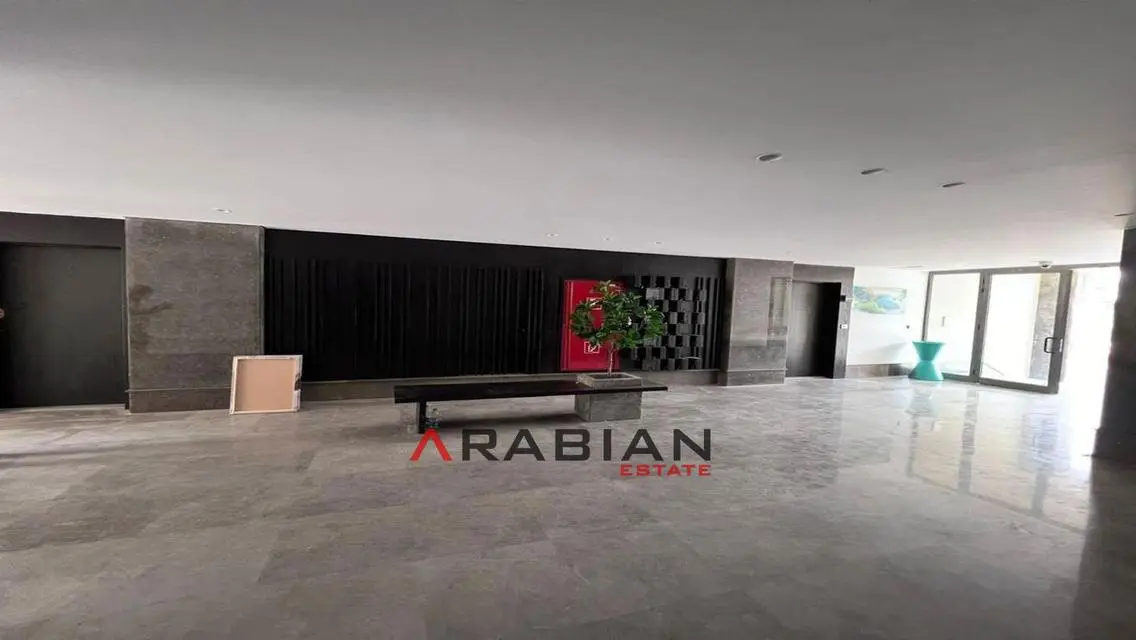 شقة فاخرة بمساحة واسعة مع إطلالات رائعة
