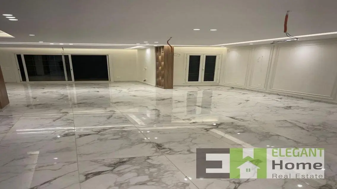 شقة فاخرة ببرج MV