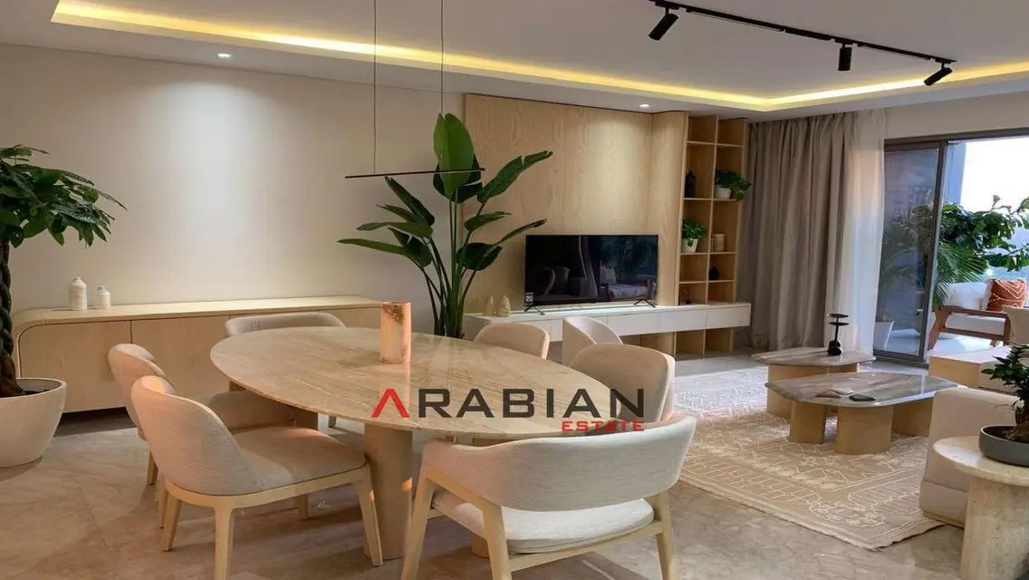 Luxury Apartment Overlooking Lakes with Premium Amenities
