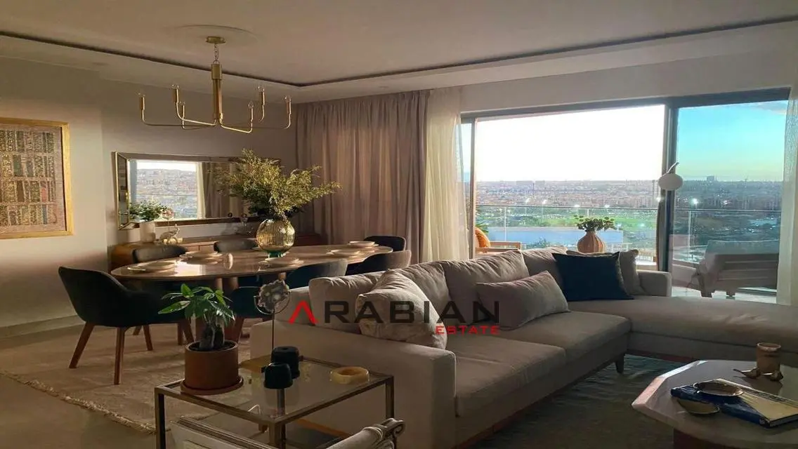 Luxury Apartment Overlooking Lakes with Premium Amenities