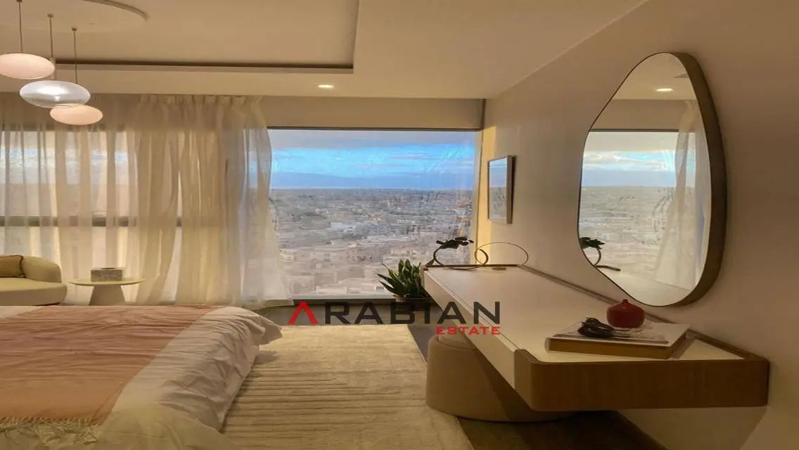 Luxury Apartment Overlooking Lakes with Premium Amenities