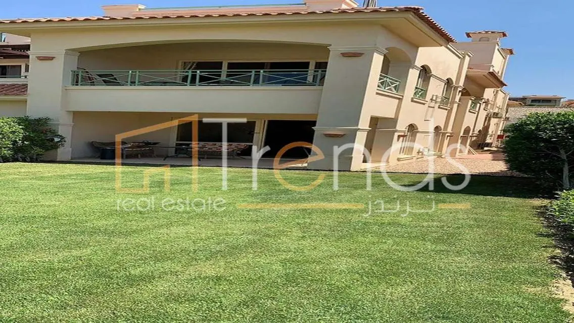Luxury Apartment in City Center with Private Garden and Shared Pool