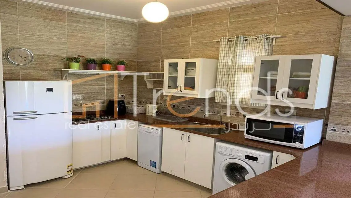 Luxury Apartment in City Center with Private Garden and Shared Pool