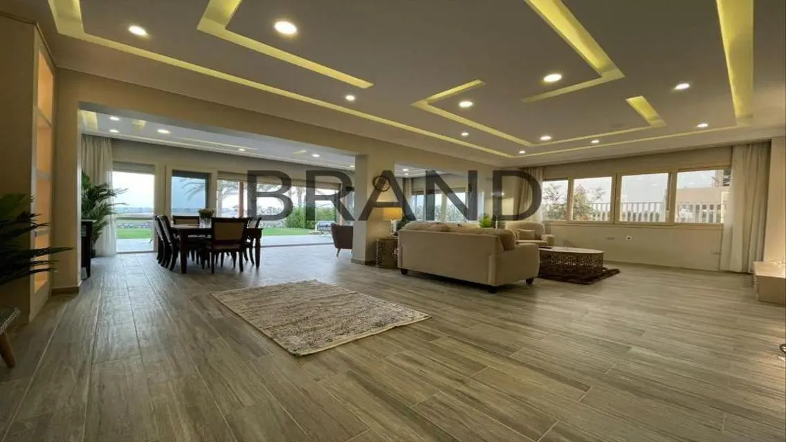 Luxurious 1500 Square Meter Apartment in the Heart of the City