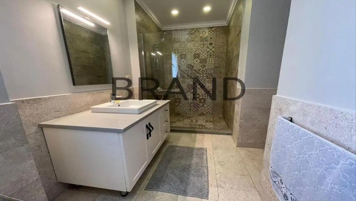 Luxurious 1500 Square Meter Apartment in the Heart of the City