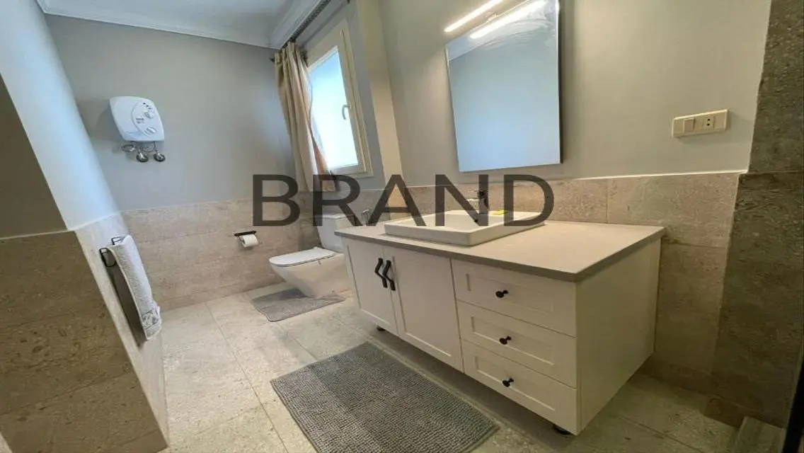 Luxurious 1500 Square Meter Apartment in the Heart of the City