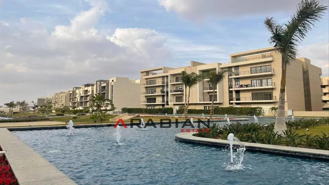 فيلا فاخرة مطلة على بحيرات مع ميزات مائية