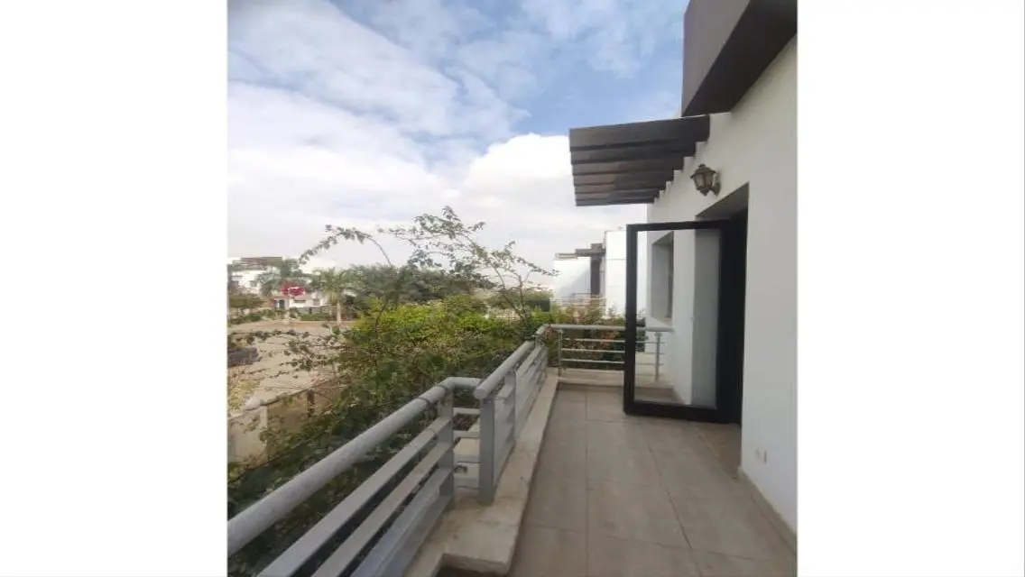 Stunning Apartment with Balcony - 160 sqm