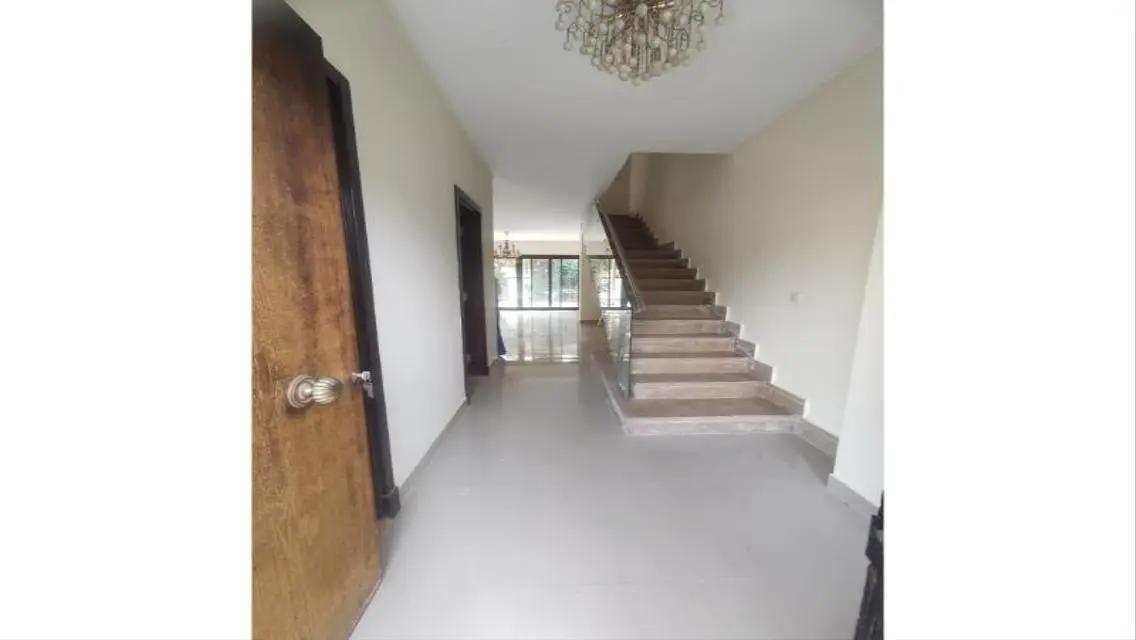 Stunning Apartment with Balcony - 160 sqm