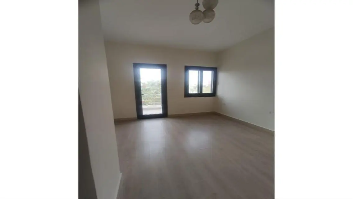 Stunning Apartment with Balcony - 160 sqm
