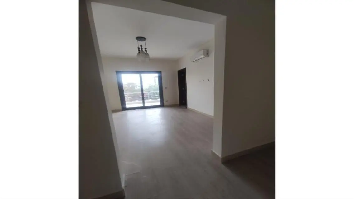 Stunning Apartment with Balcony - 160 sqm