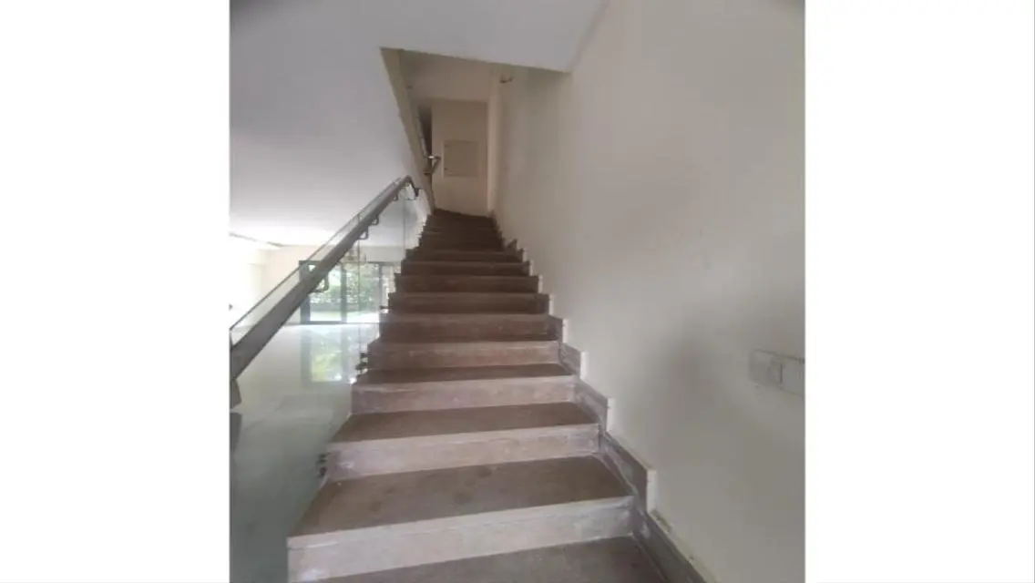 Stunning Apartment with Balcony - 160 sqm