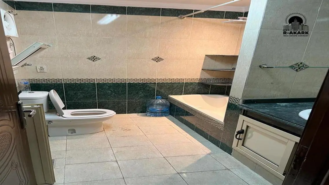 شقة فاخرة للبيع في منطقة مميزة