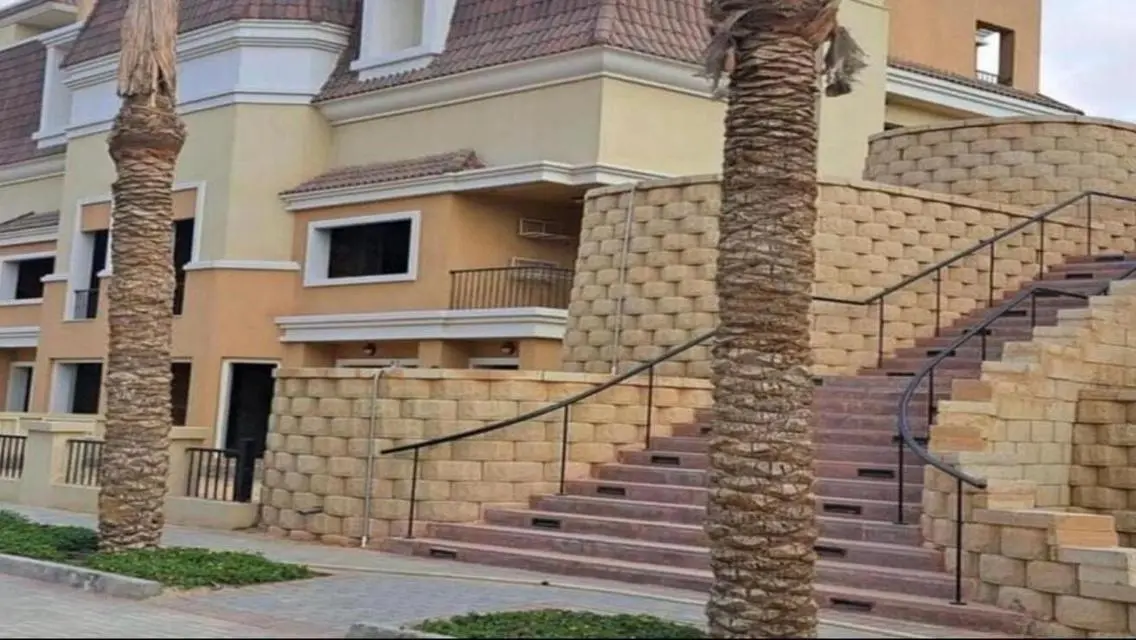 فيلا فاخرة مع إطلالات على النادي