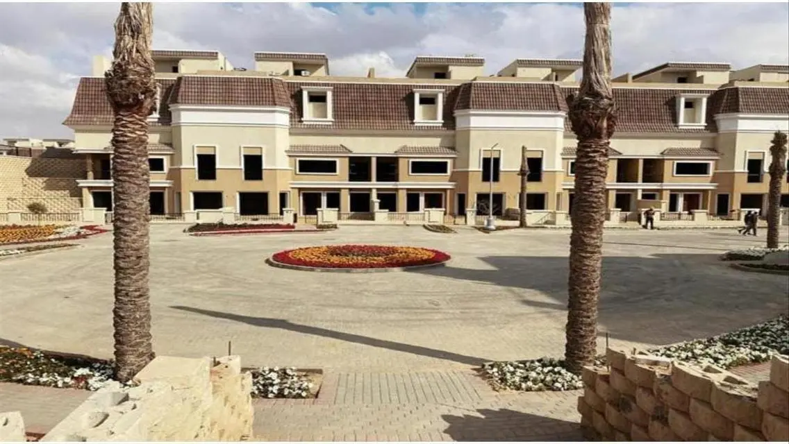 فيلا فاخرة مع إطلالات على النادي