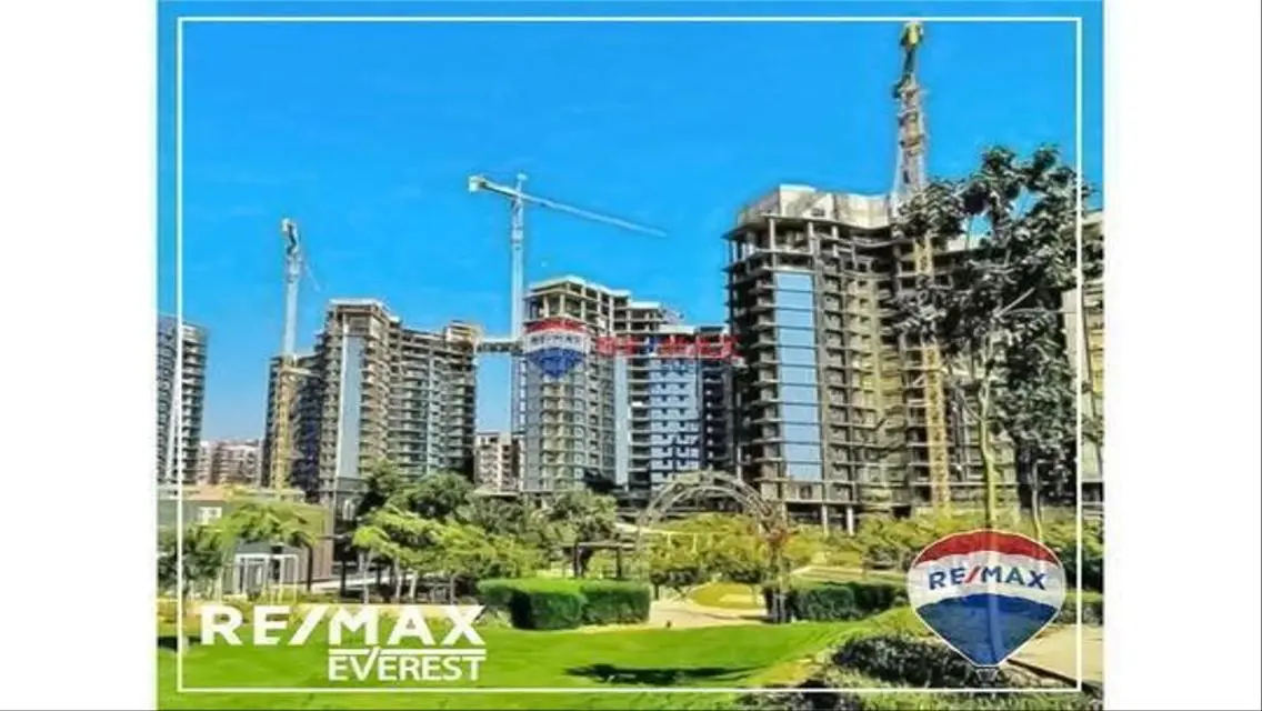 شقة فاخرة مع غرفة دراسة وإطلالة مميزة