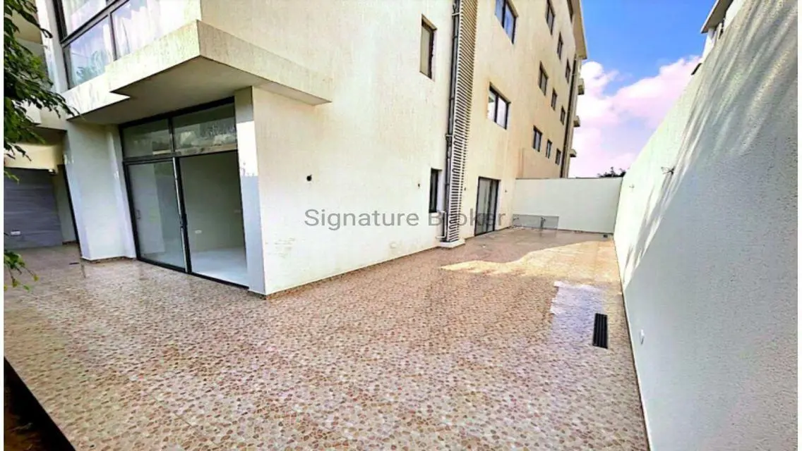 Stunning Apartment for Sale with Central Air Conditioning and Security Guard