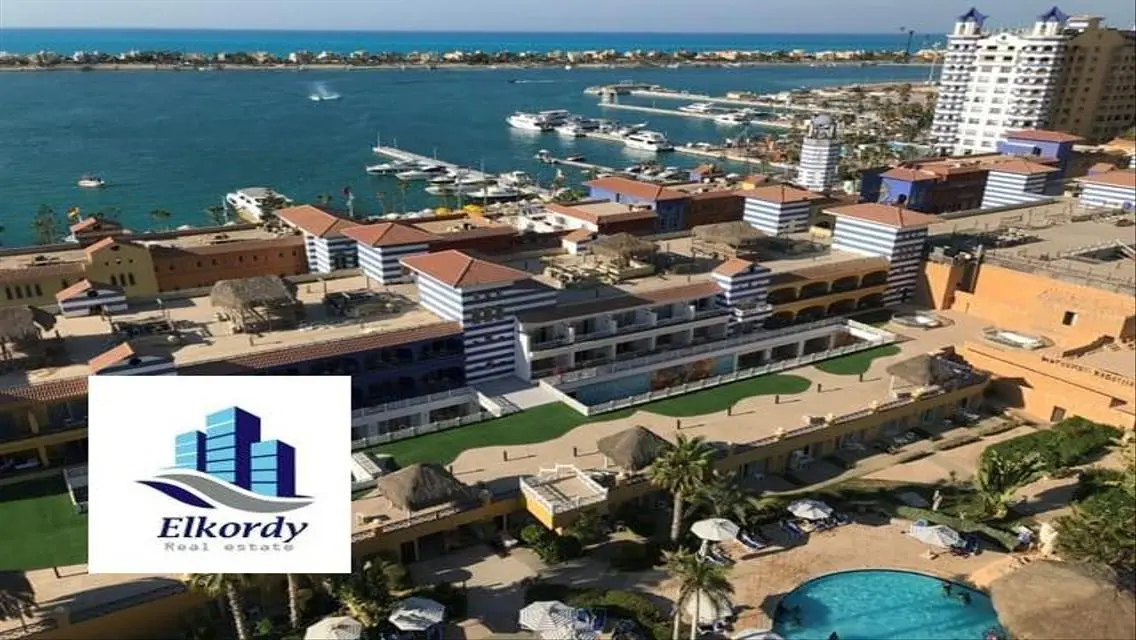 Luxury Apartment Overlooking Lakes at an Attractive Price