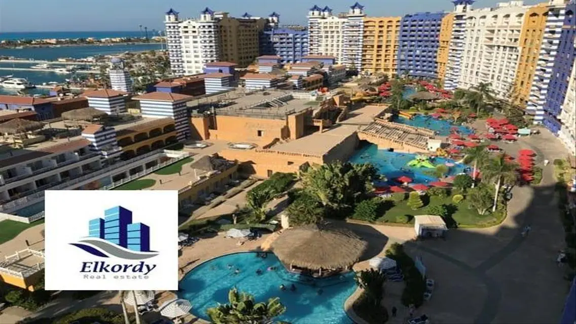 Luxury Apartment Overlooking Lakes at an Attractive Price