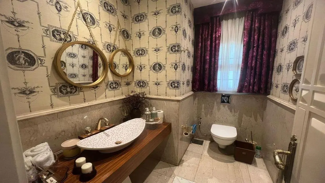 فيلا مميزة للبيع بإطلالة رائعة