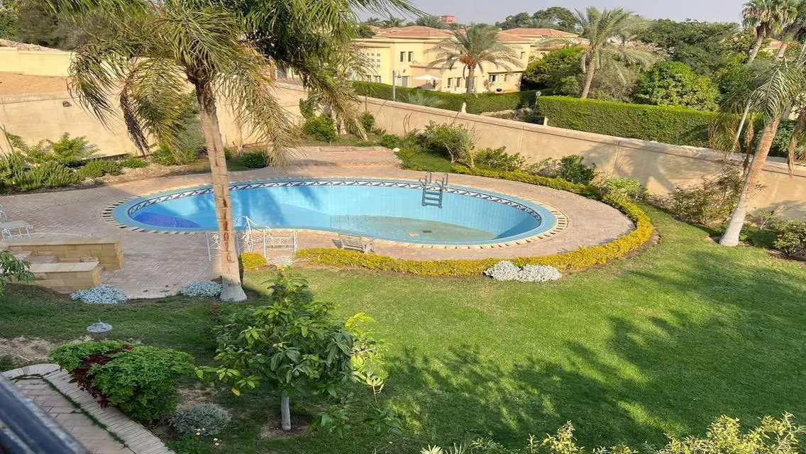 فلل فاخرة في كمبوند رويال هيلز