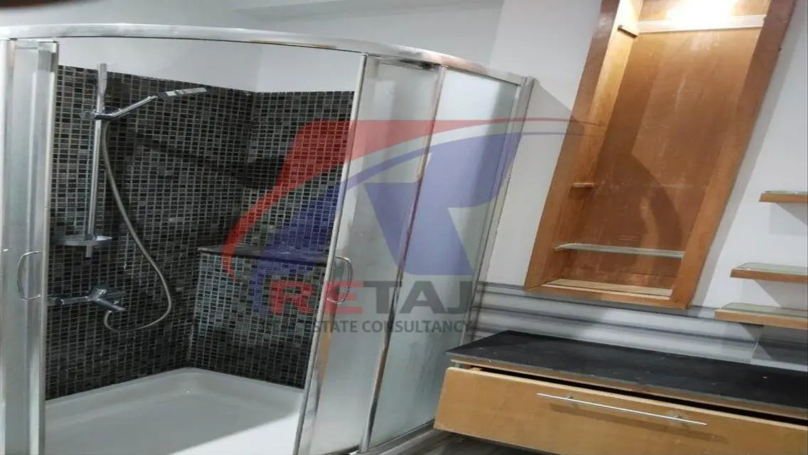 شقة مميزة للايجار بعمارة حديثة