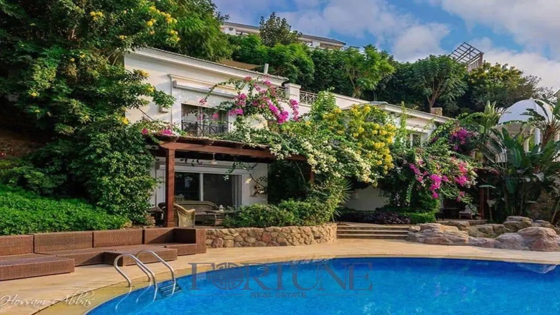 Luxurious Villa with Private Pool and Stunning Views