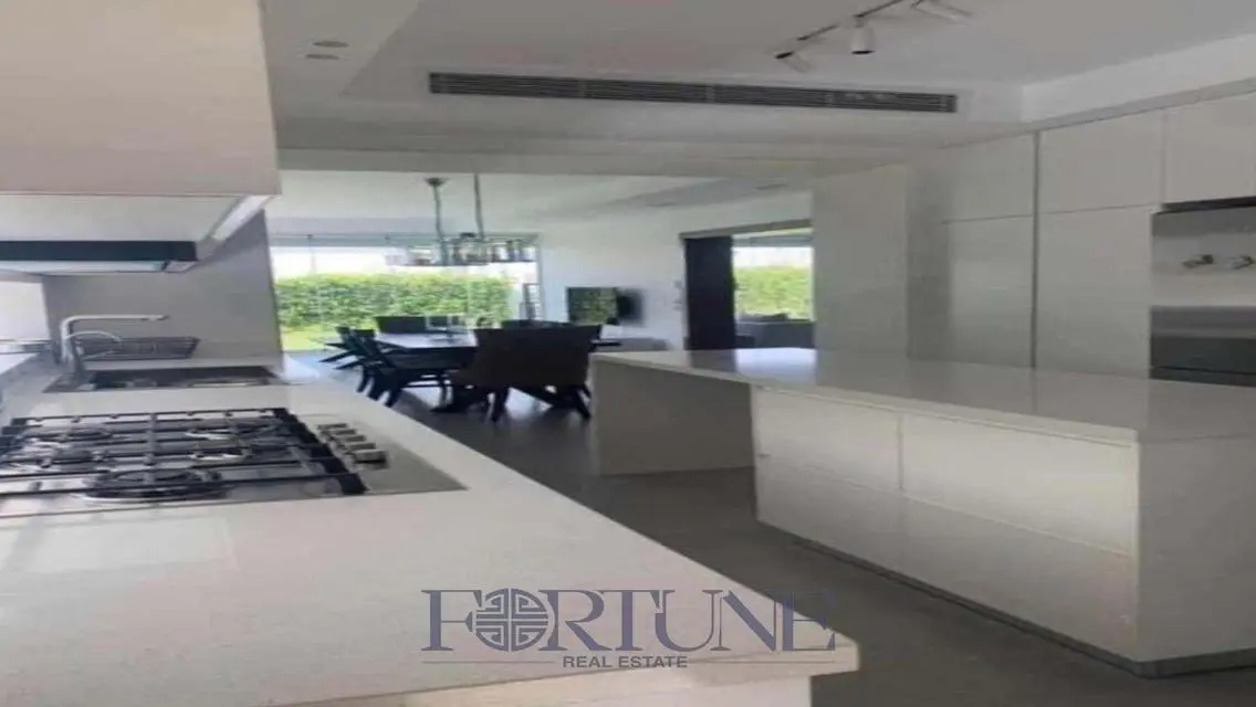 Luxurious Villa with Private Pool and Stunning Views