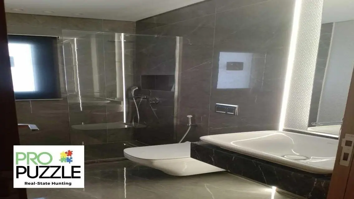 Luxury Apartment for Rent in Lake View Residence