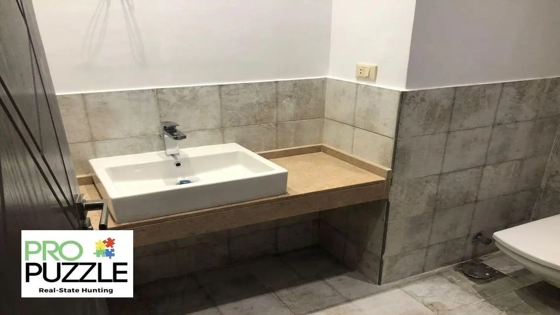 Townhouse Villa for Rent in Mivida - 280m²