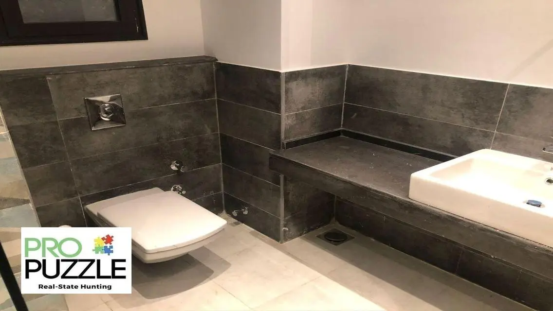 Townhouse Villa for Rent in Mivida - 280m²