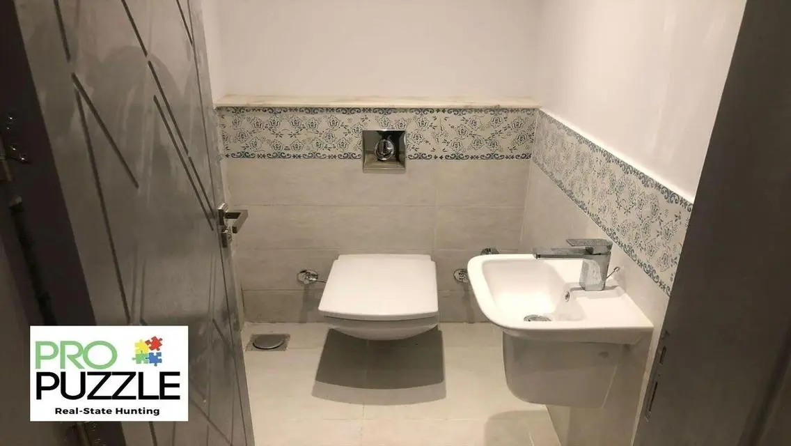 Townhouse Villa for Rent in Mivida - 280m²