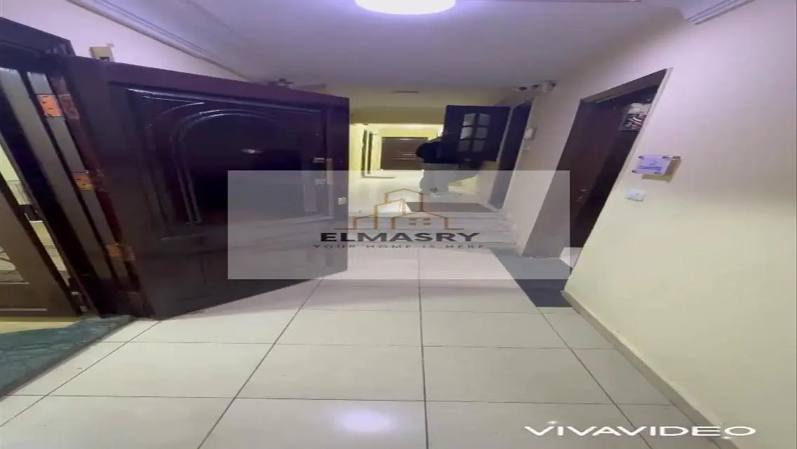 شقة فاخرة بمساحة 250 متر 4 غرف و3 حمامات