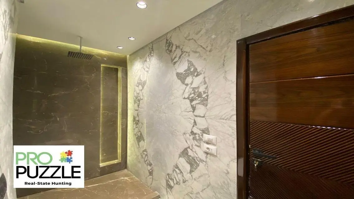 Luxury Apartment for Sale in West Golf Compound