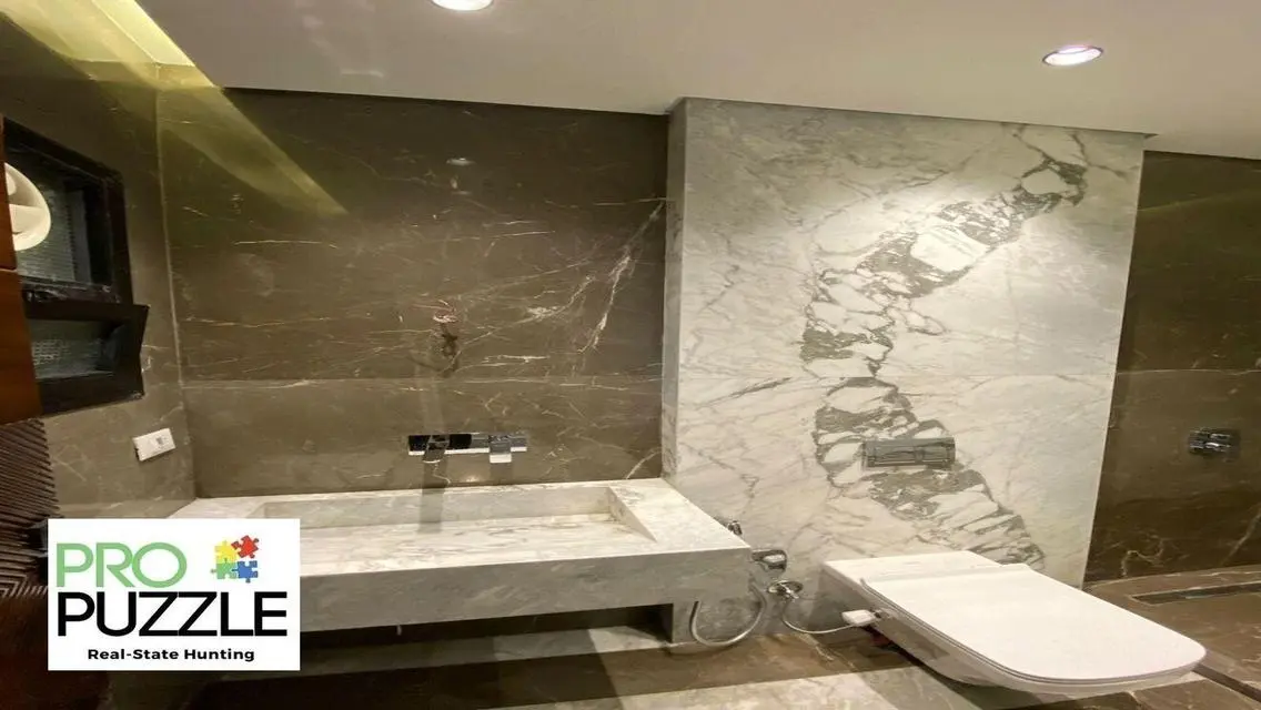 Luxury Apartment for Sale in West Golf Compound