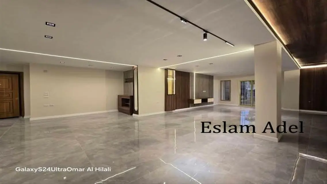 شقة للبيع بمساحة مثالية في قلب المدينة