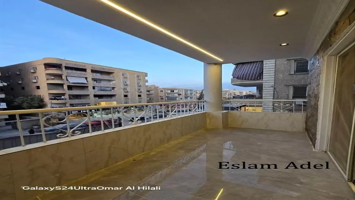 شقة للبيع بمساحة مثالية في قلب المدينة