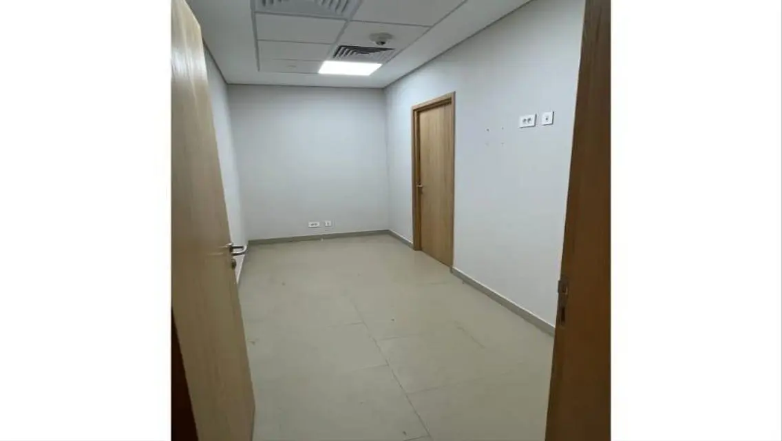 Luxurious Apartment with Spacious Living for Sale
