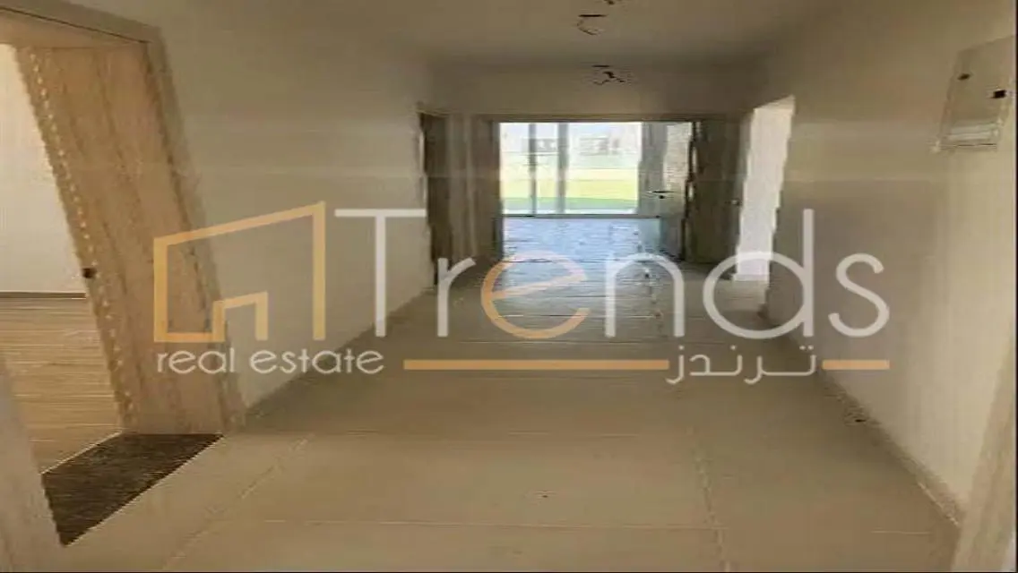 فيلا مميزة مع حديقة ومسبح مشترك في موقع رائع