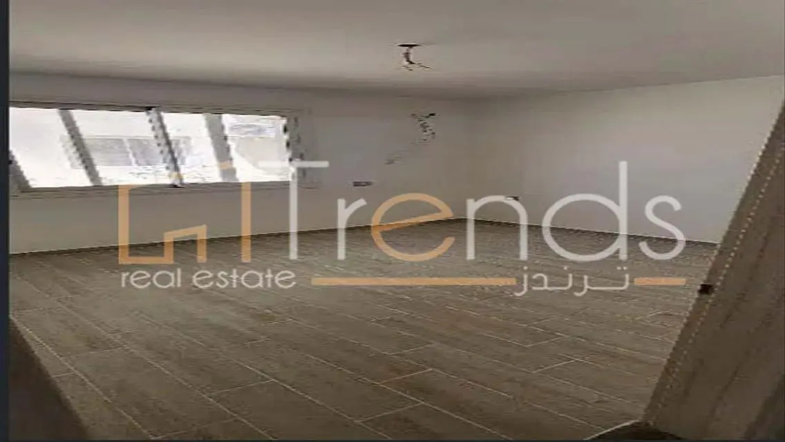 فيلا مميزة مع حديقة ومسبح مشترك في موقع رائع