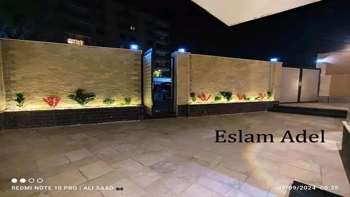 منزل خاص مع حديقة في منطقة مميزة