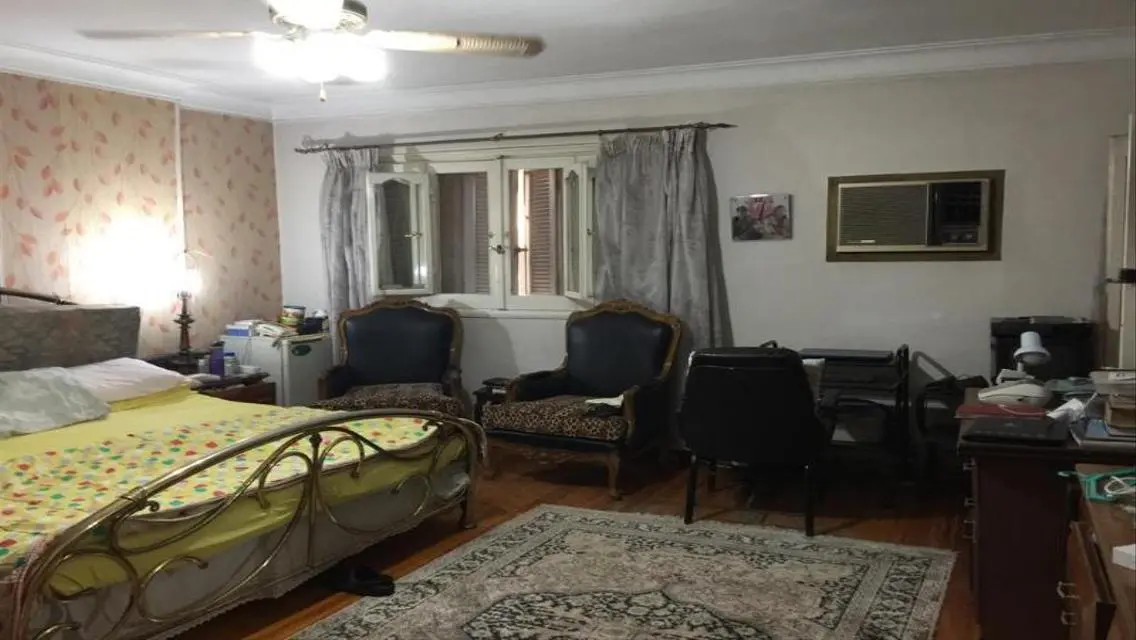 شقة فاخرة بمساحة 300 متر للبيع