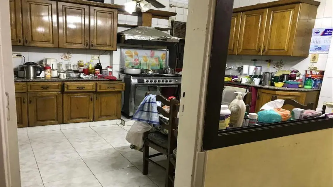 شقة فاخرة بمساحة 300 متر للبيع