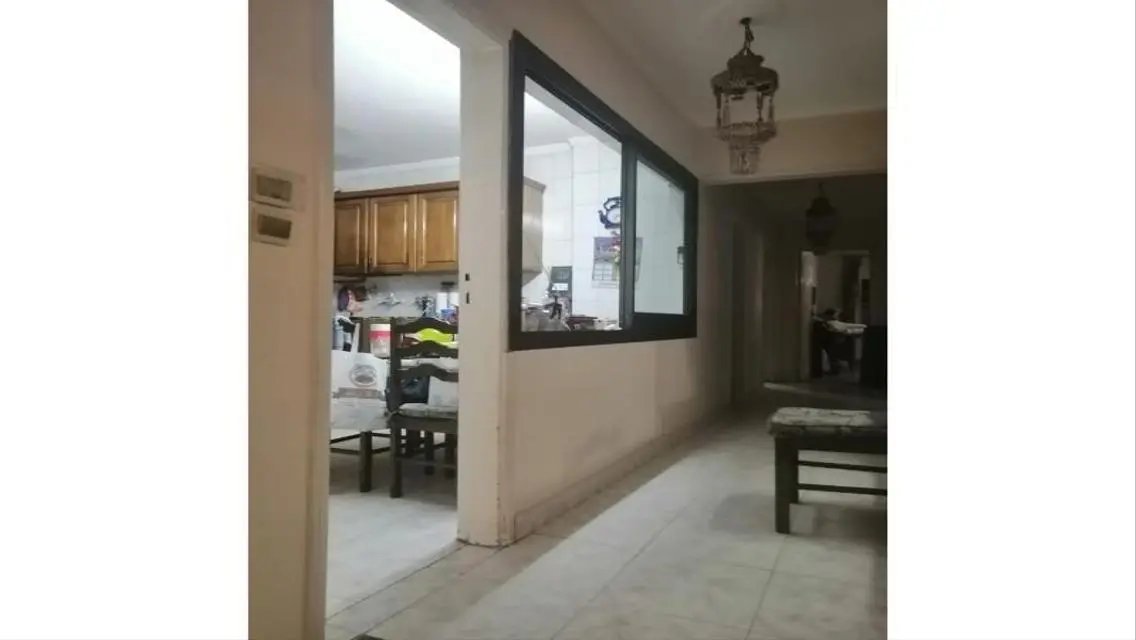 شقة فاخرة بمساحة 300 متر للبيع