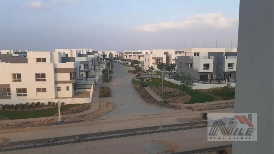 Luxury Apartment for Sale Overlooking Lagoons