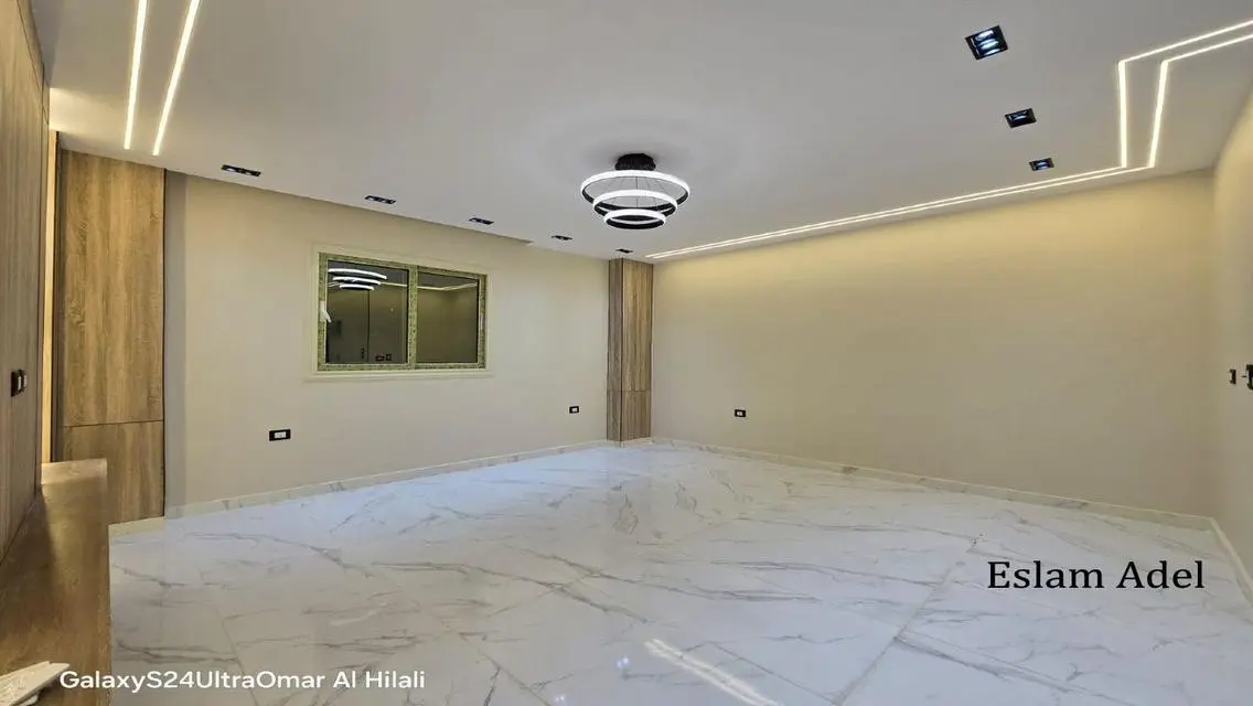 شقة للبيع بمساحة متر في حي هادئ