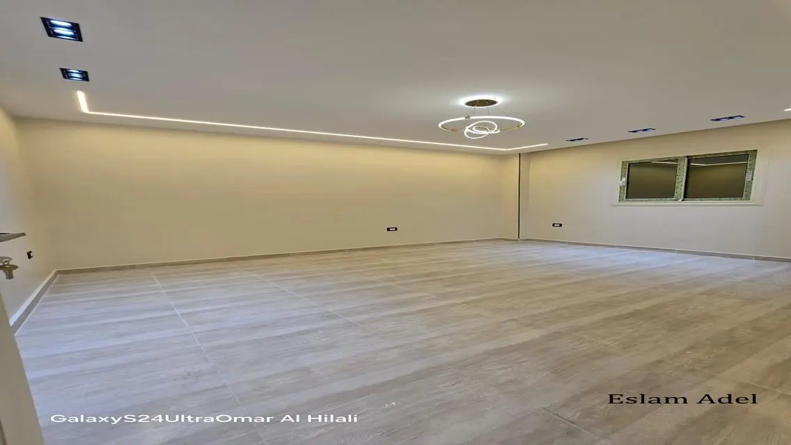 شقة للبيع بمساحة متر في حي هادئ